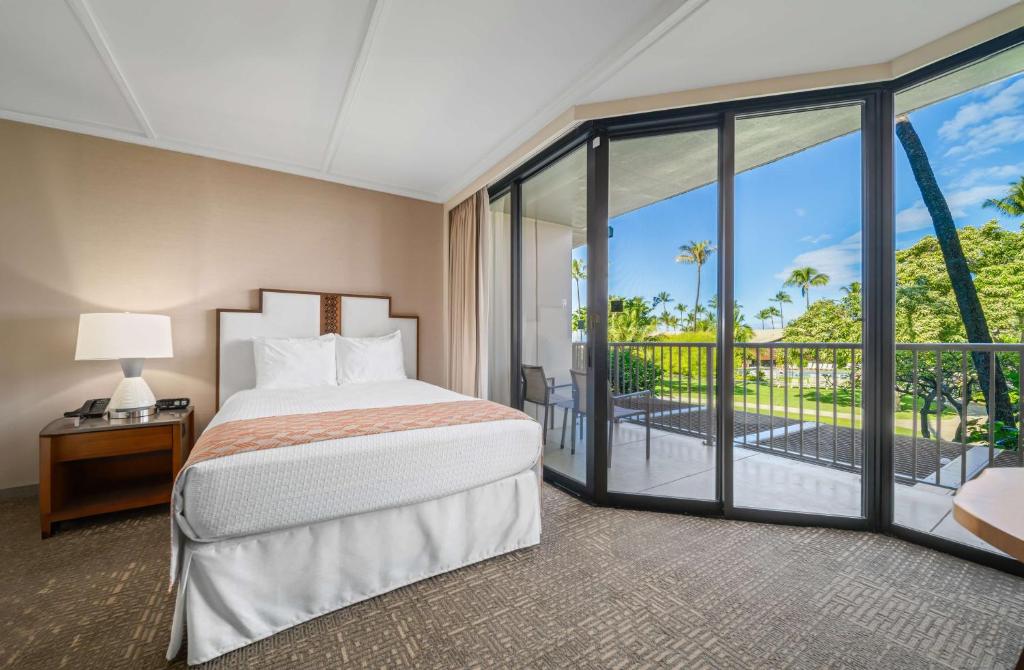 OUTRIGGER Kāʻanapali Beach Resort - 