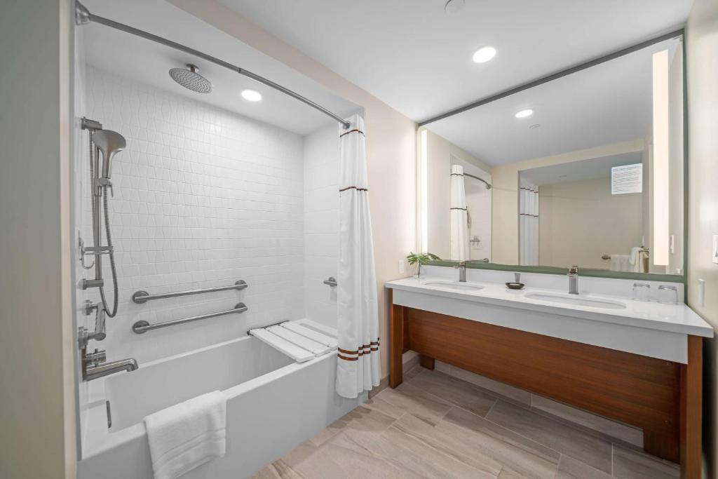 OUTRIGGER Kāʻanapali Beach Resort - 