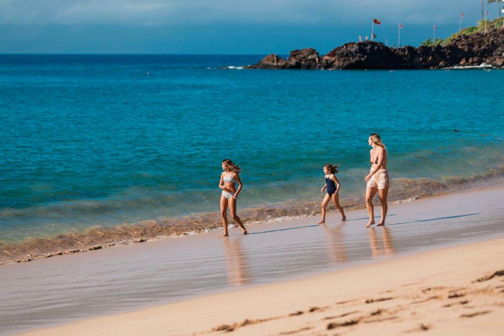 OUTRIGGER Kāʻanapali Beach Resort photo