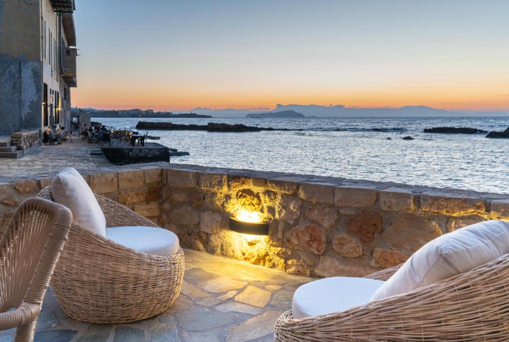 Frame Halepa Art Retreat - Ocean Front Suites