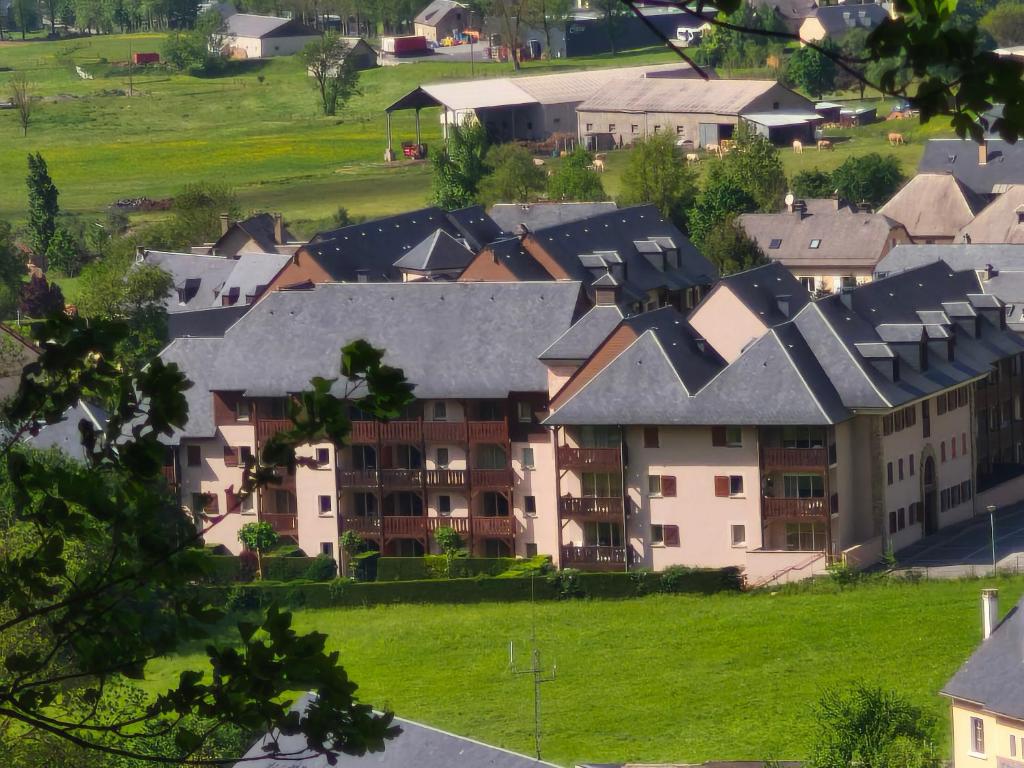 an aerial view of a residential neighborhood with houses at Appartement Duplex dans Résidence VAL DE ROLAND in Luz-Saint-Sauveur