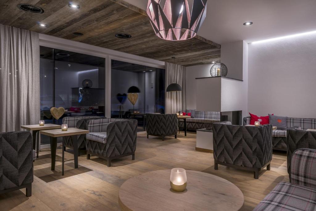 Posezení v ubytování Heart Hotel Grischuna