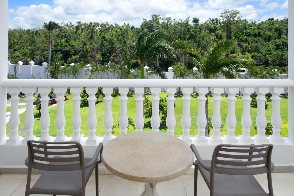 Bahia Principe Luxury Runaway Bay - Adults Only All Inclusive - 