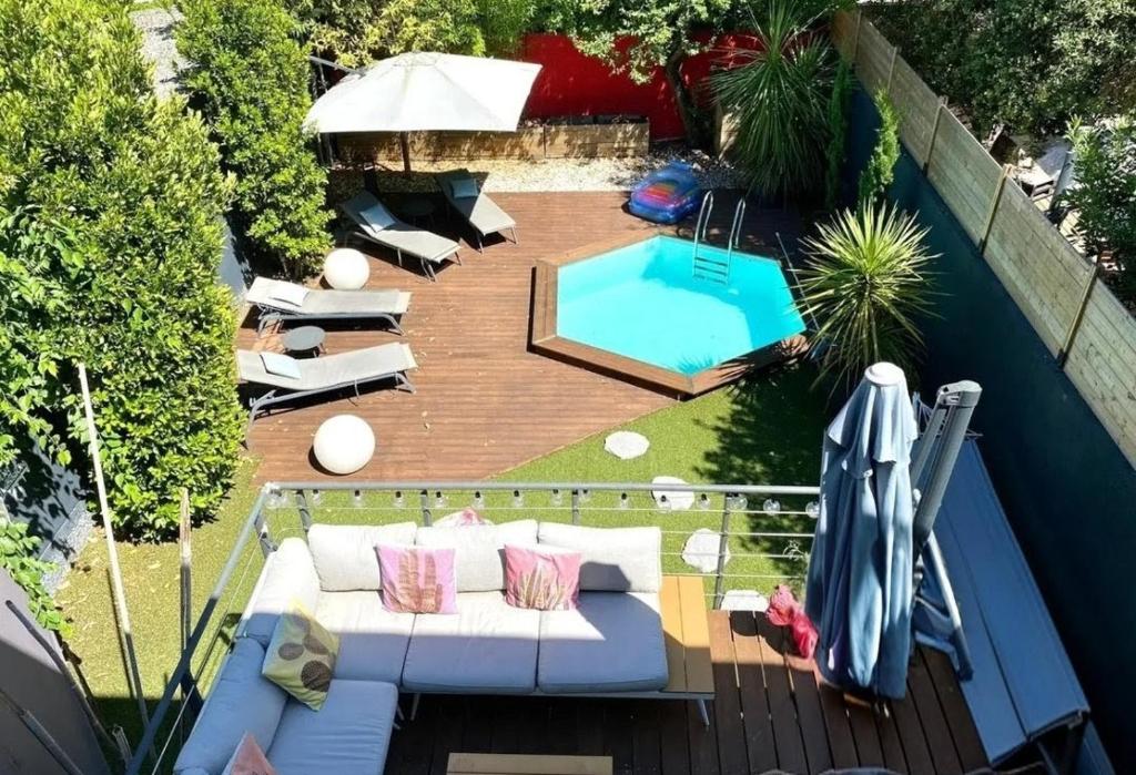 Maison contemporaine avec piscine privée