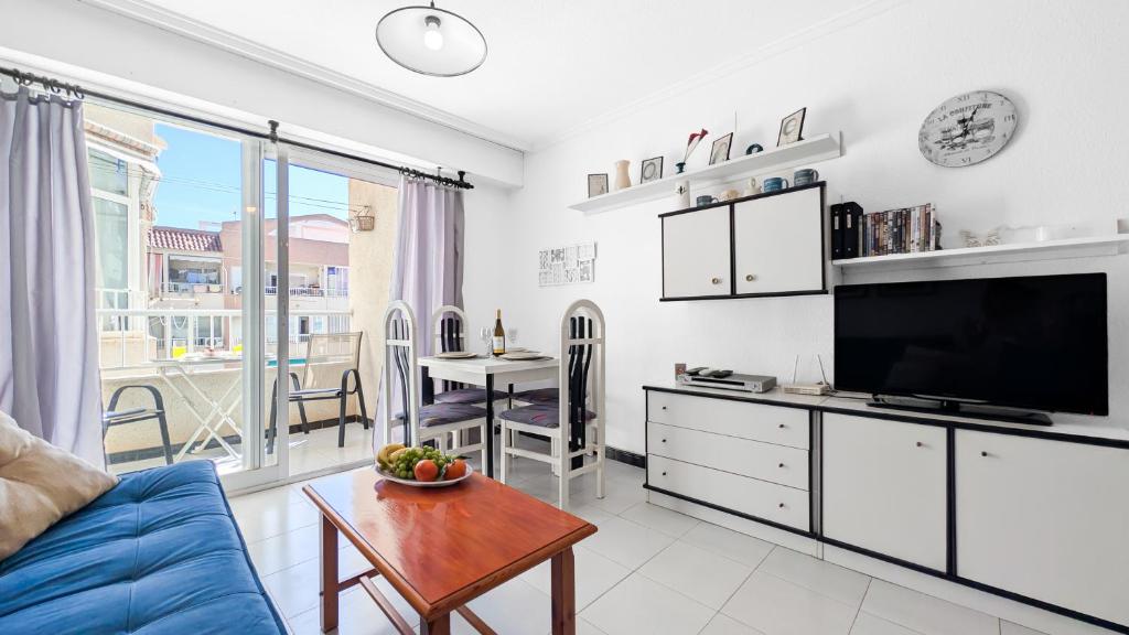 Cosy apartment 200m from the sea