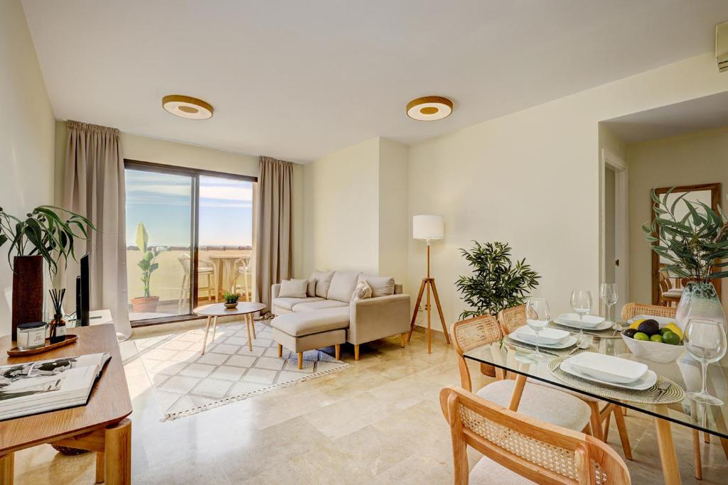 Cosy Sea View Flat with Terrace & Pool