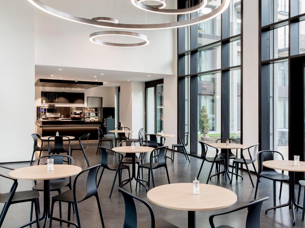 THE FLAG München M. - Resim 7