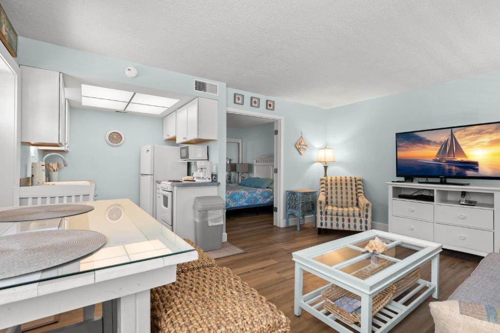 Gulf Winds Resort by Travel Resort Services - Studio