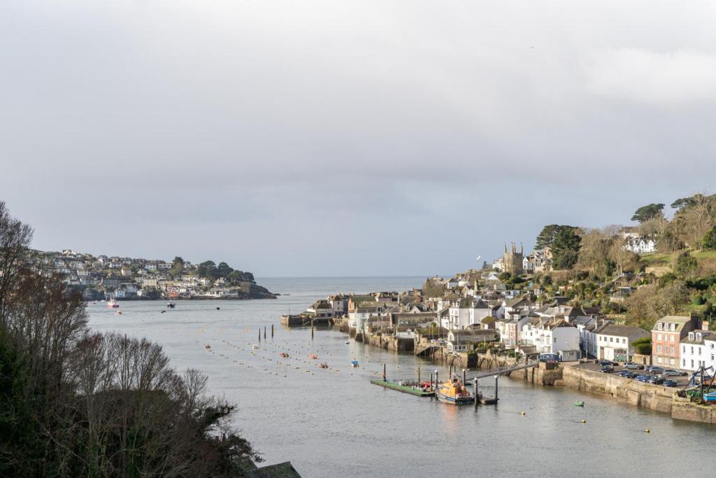 The Blue Cottage, amazing views and cosy interiors - Error