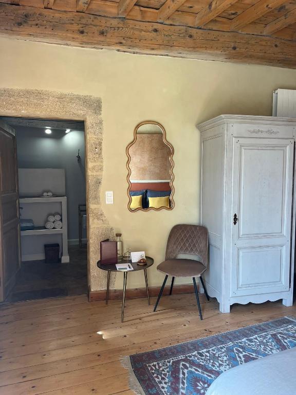Le patio de Collias - Double Room With Balcony
