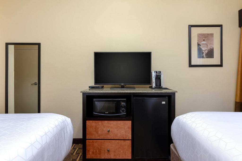 Holiday Inn Express & Suites - Atlanta Downtown by IHG photo