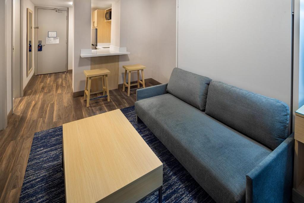 Holiday Inn Express & Suites - Atlanta Downtown by IHG photo