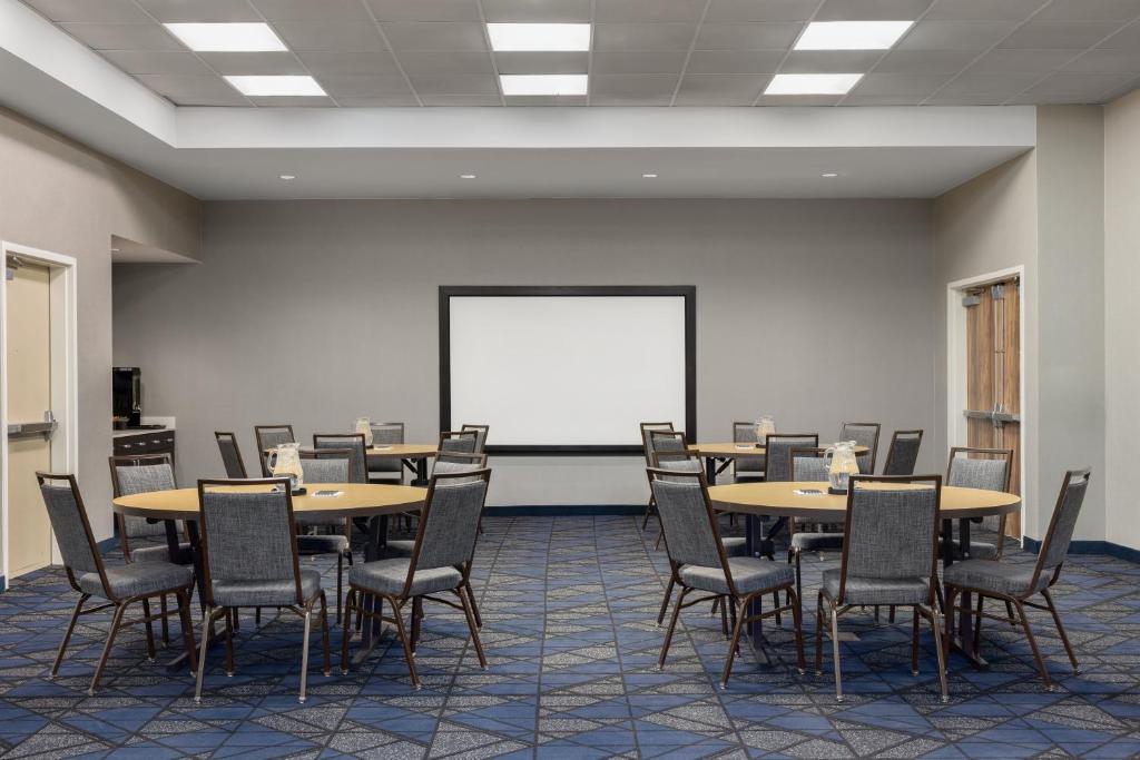 Courtyard by Marriott San Jose Campbell photo