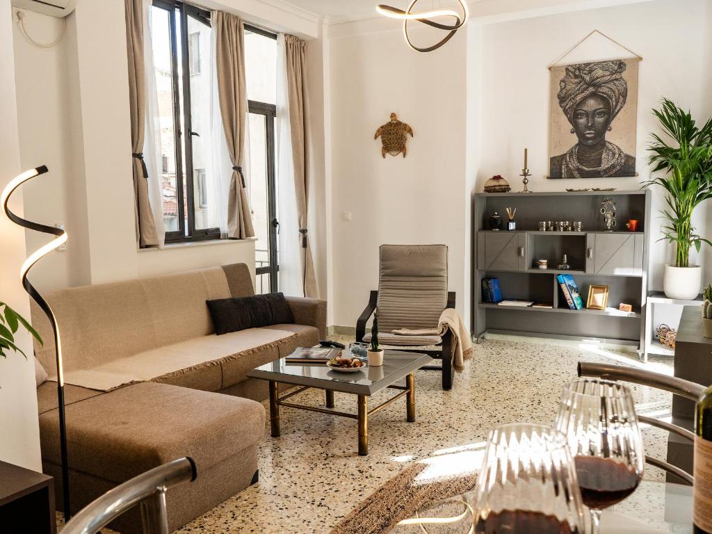 Athens Center Apartment near Metro & Attractions