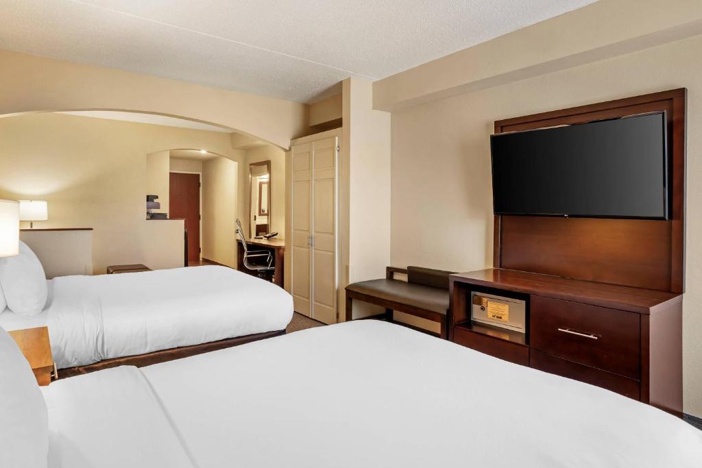 Comfort Suites State College near Penn State - Steps Away from PSU! photo