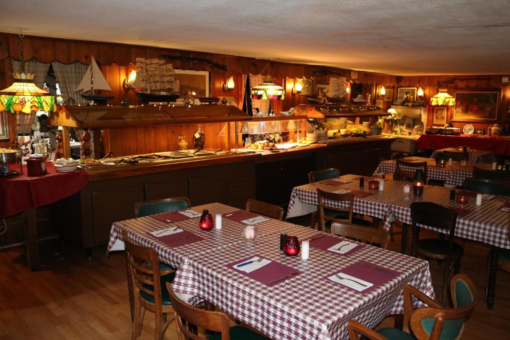 Nápoje v ubytování Colonial Inn