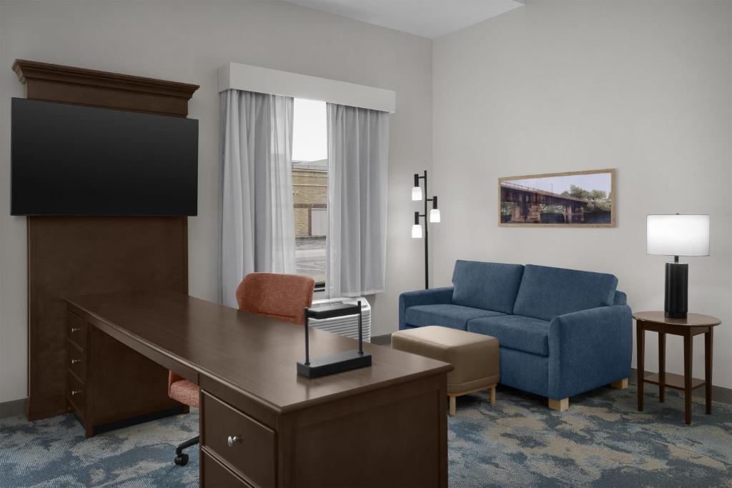 Hampton Inn & Suites Mishawaka/South Bend at Heritage Square - Error
