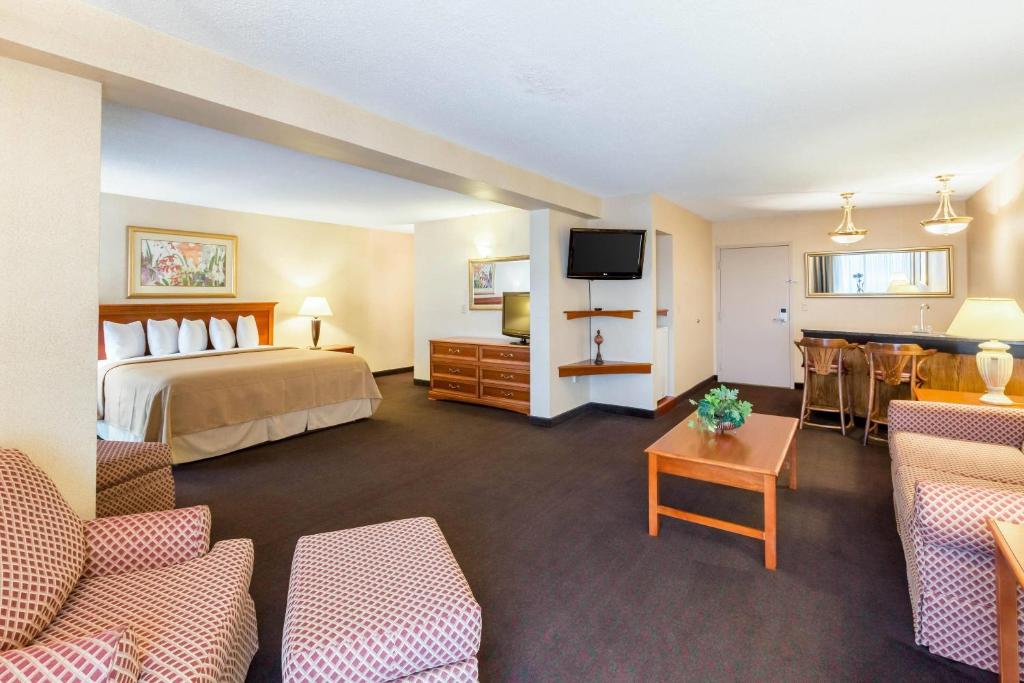 Quality Inn and Conference Center I-80 Grand Island photo