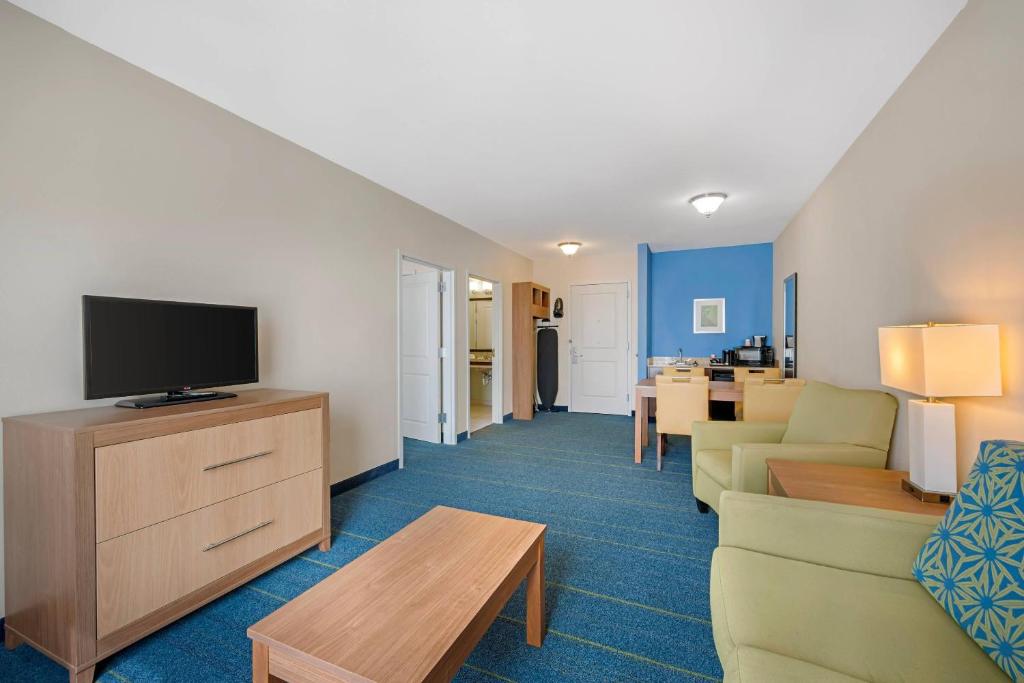 Sleep Inn & Suites Altoona North photo