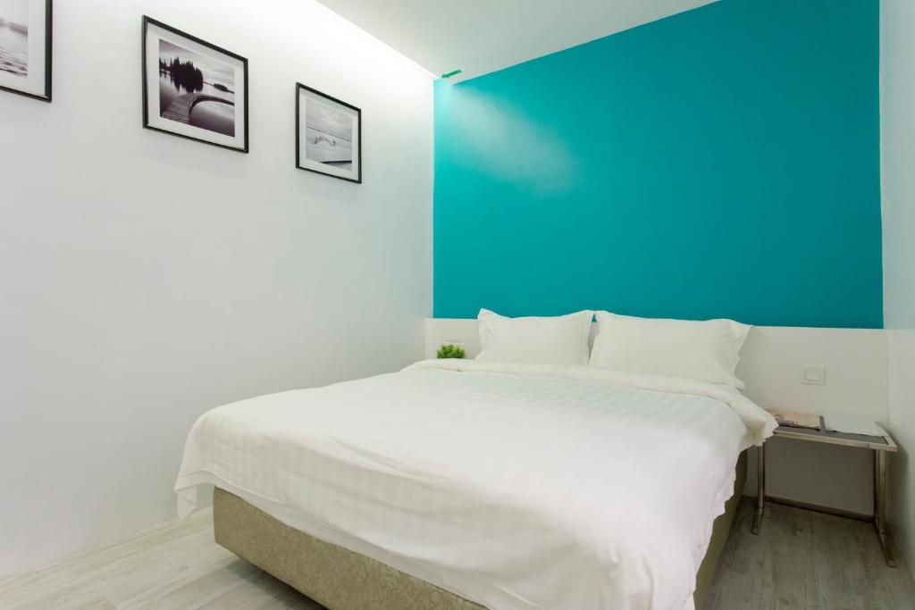 Aloha Hotel SDN BHD - Deluxe Queen Room