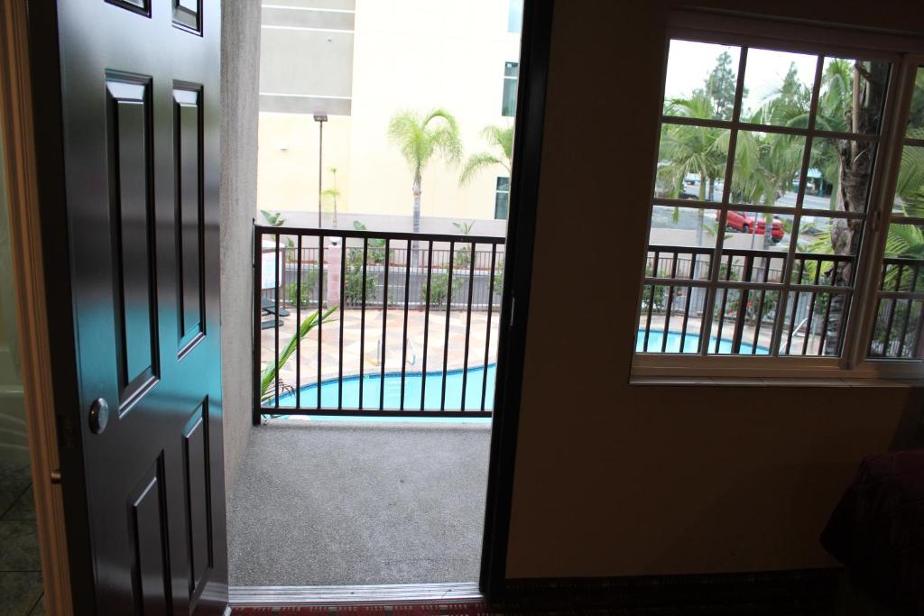 Budget Inn Anaheim near Disneyland Drive photo