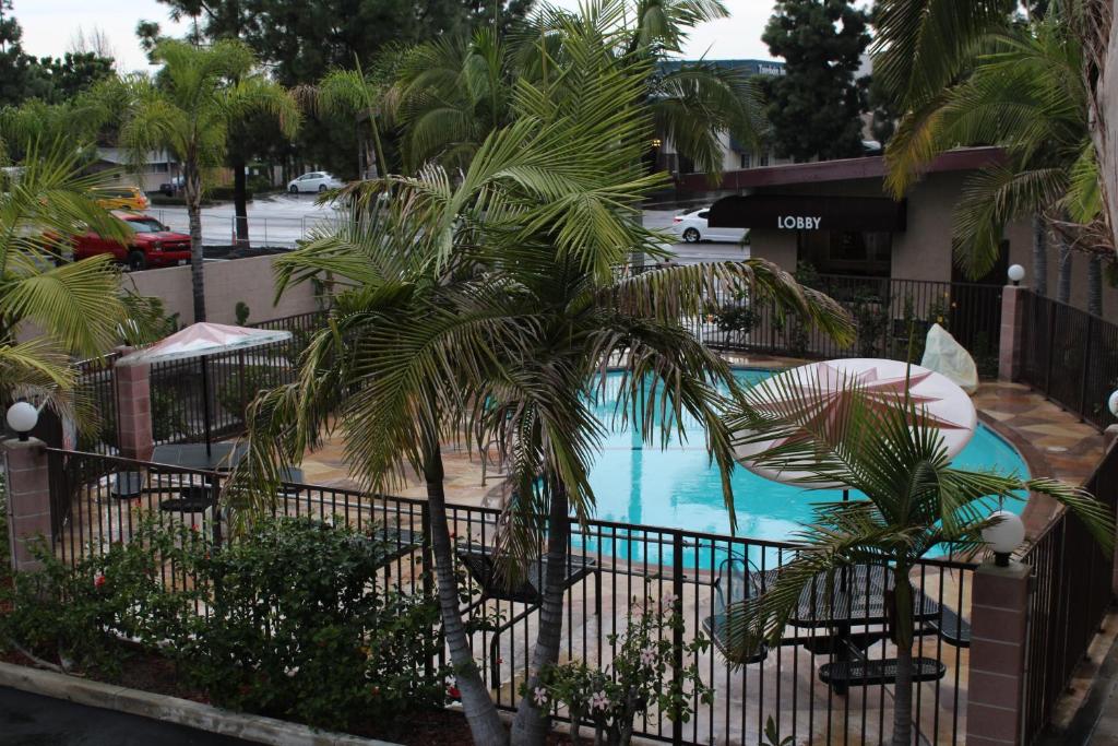 Budget Inn Anaheim near Disneyland Drive photo