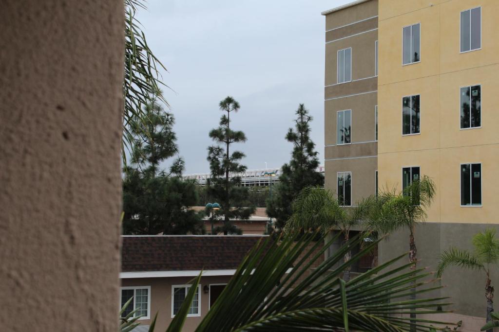 Budget Inn Anaheim near Disneyland Drive photo