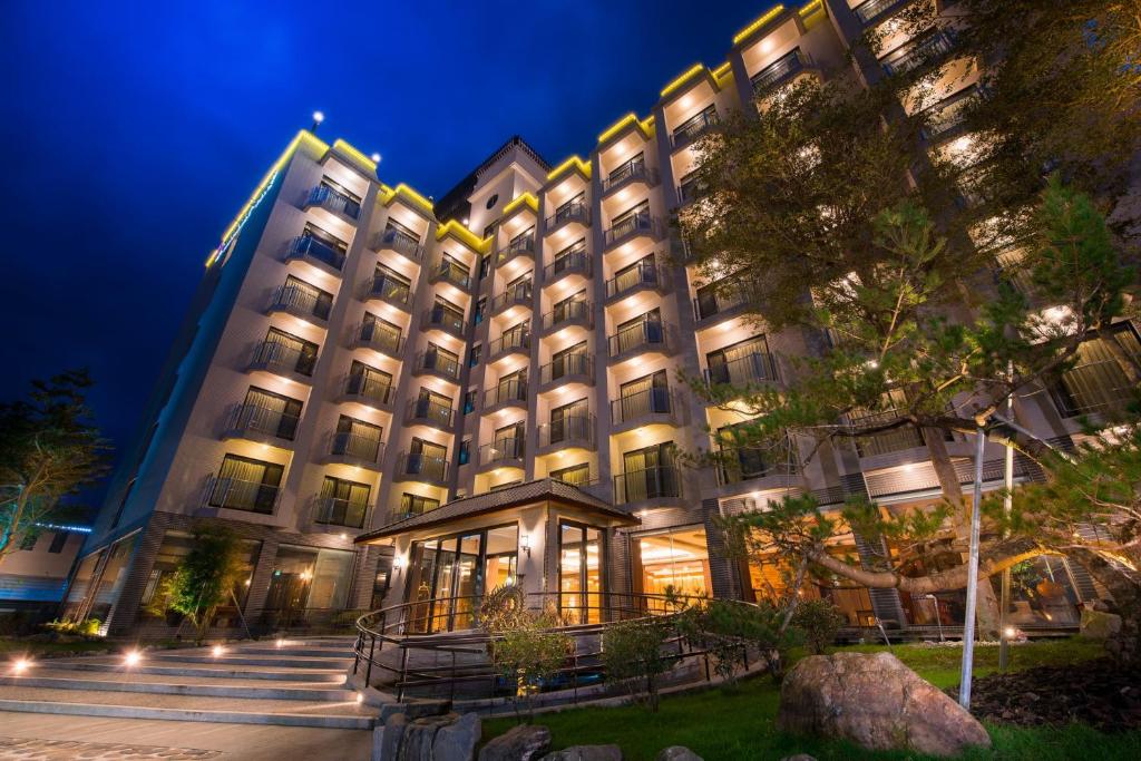 une séance d'hôtel la nuit dans l'établissement Shandori Hotel, à Jiaoxi