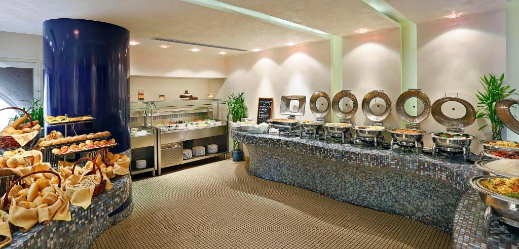 City Seasons Al Hamra Hotel - Resim 12