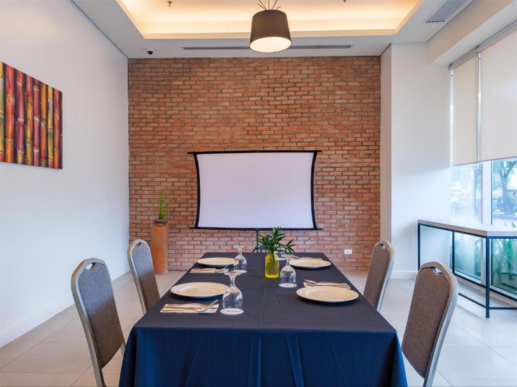 Park Inn By Radisson Bacolod photo