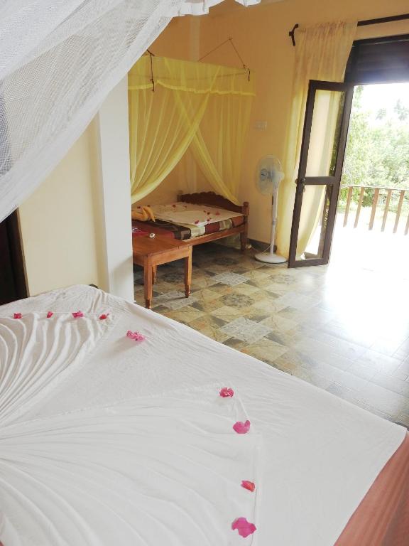 Eagles Nest Cabanas - 16