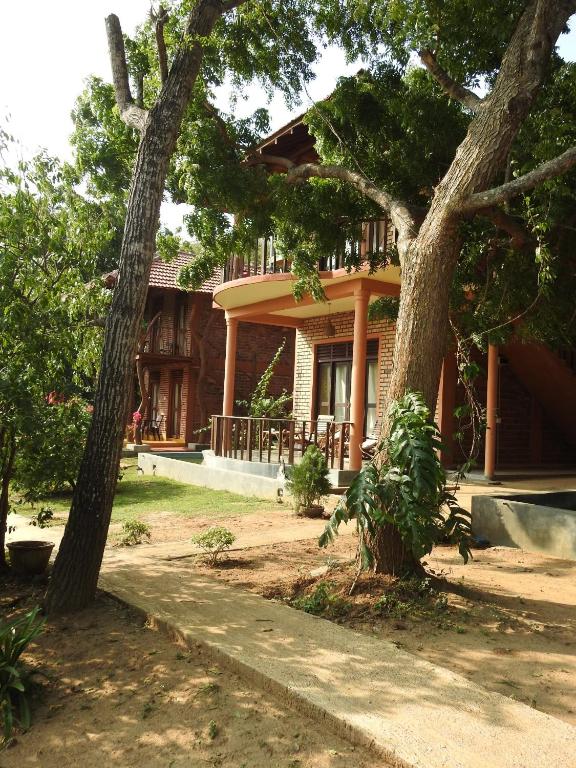 Eagles Nest Cabanas - 5