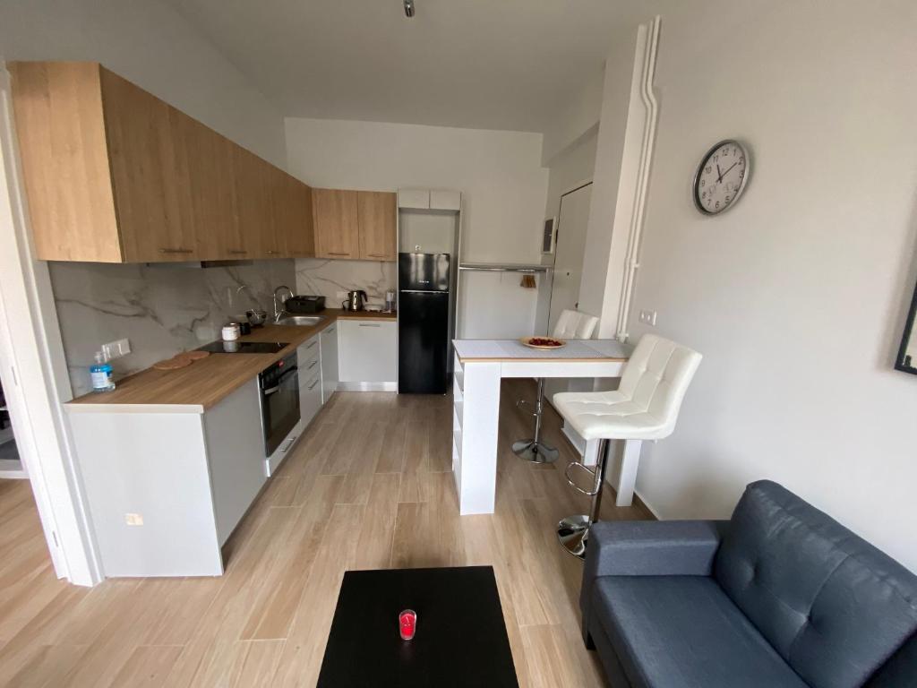 Alegria Piraeus Port Apartment