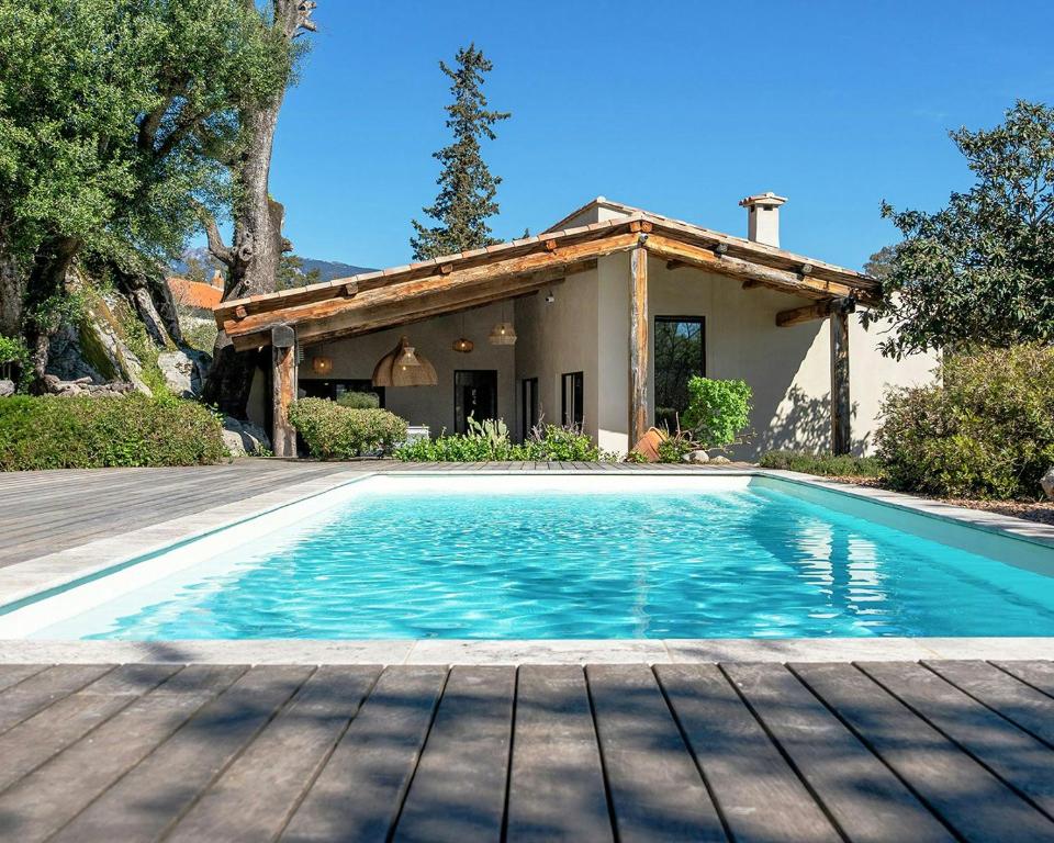Villa Between Mountains And Sea In Pianelli