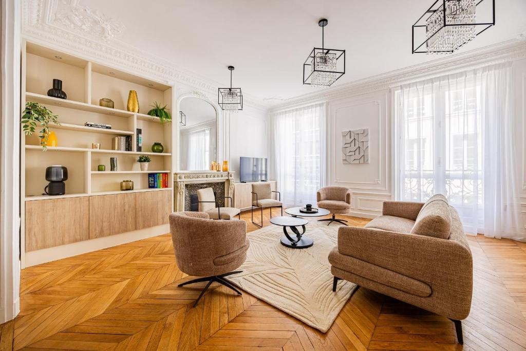 Amazing Apartment # Champs Elysées # Paris 8 # AC