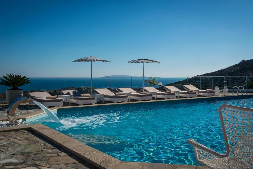 Bazén v ubytovaní Happy Cretan Suites alebo v jeho blízkosti