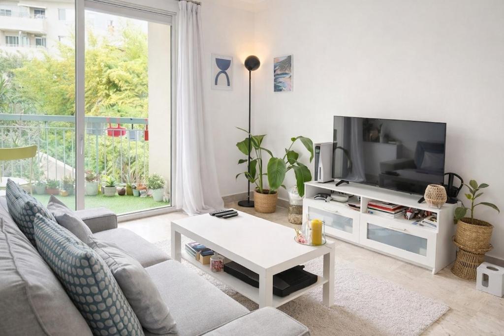 Appartement with balcony & Parking
