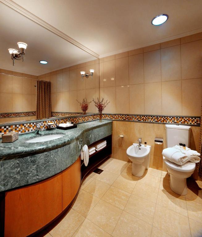 Grand Hyatt Residence - One-Bedroom Apartment