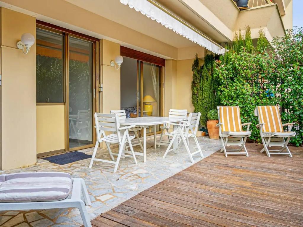 2 pièces rez de chaussée Belle terrasse Proche Mer