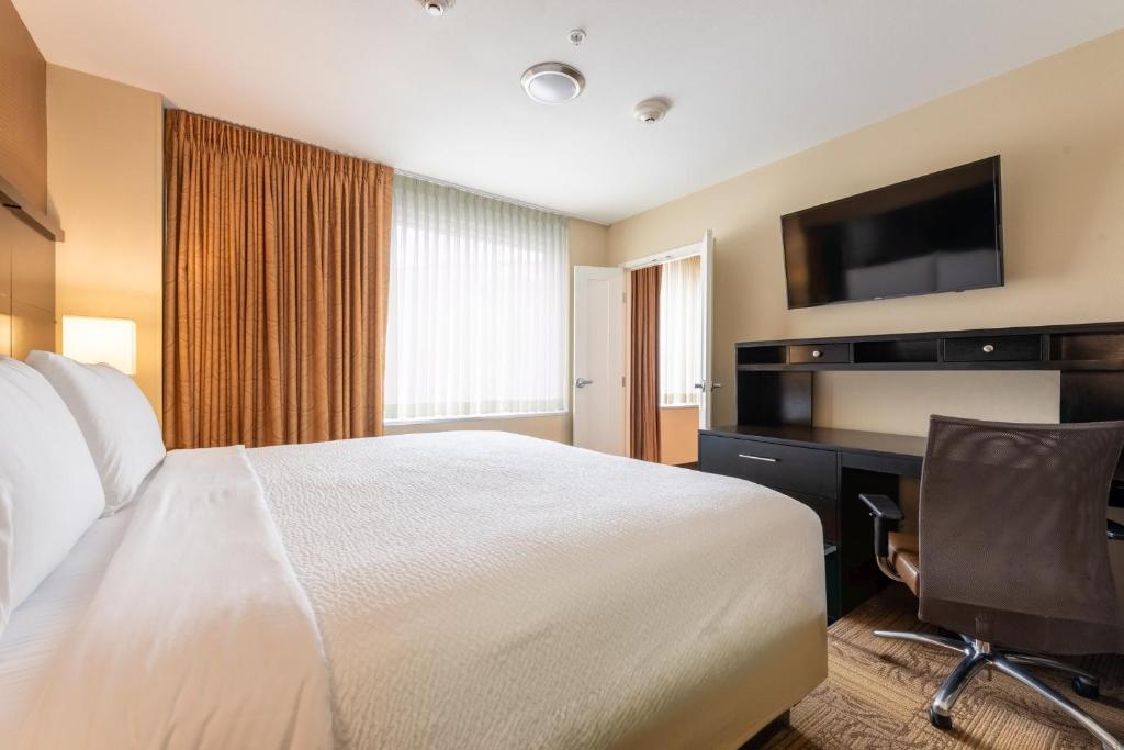 Staybridge Suites Denver Downtown, an IHG Hotel - 