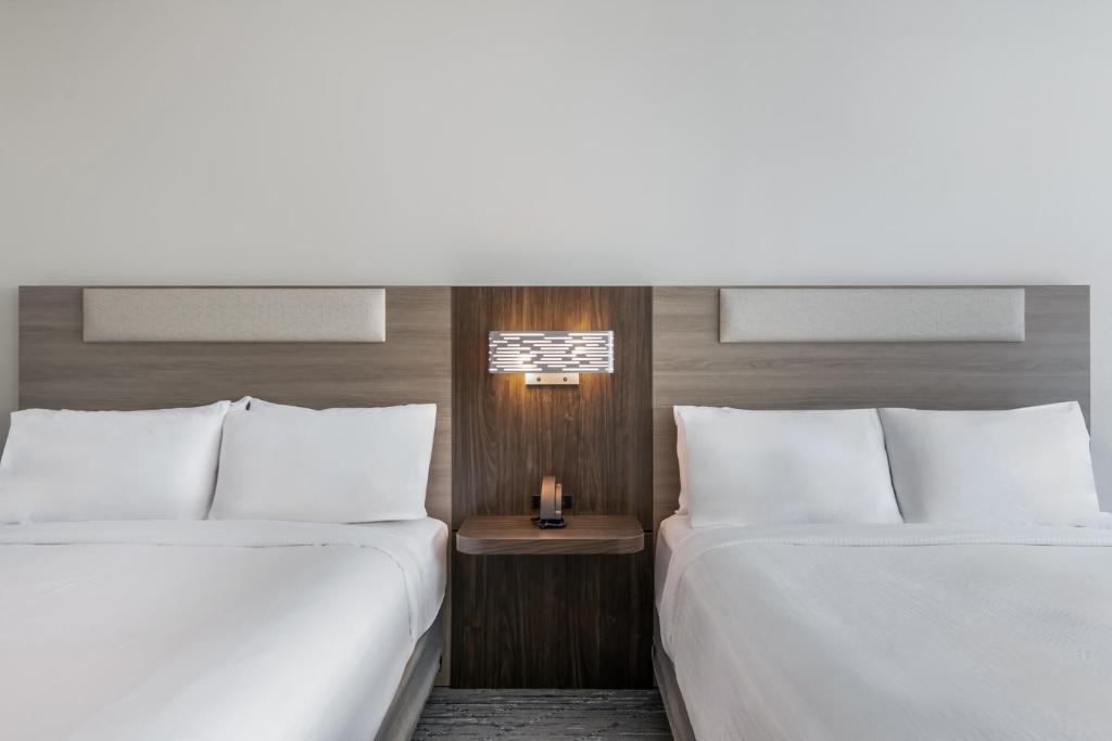 Holiday Inn Express Savannah - Gateway by IHG photo