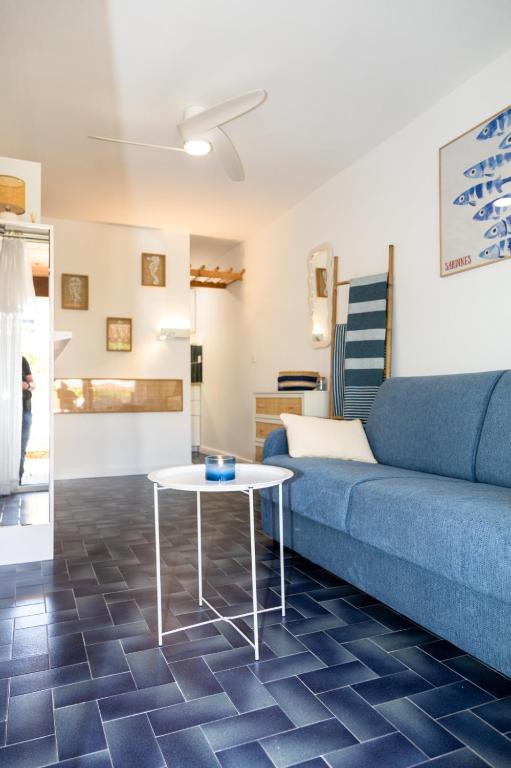 escapade marine, studio rénové avec extèrieur à deux pas de la plage