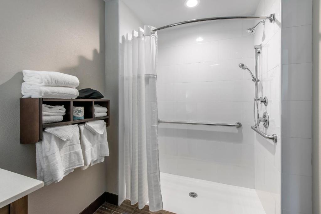 Comfort Suites Fort Lauderdale Airport & Cruise Port - 