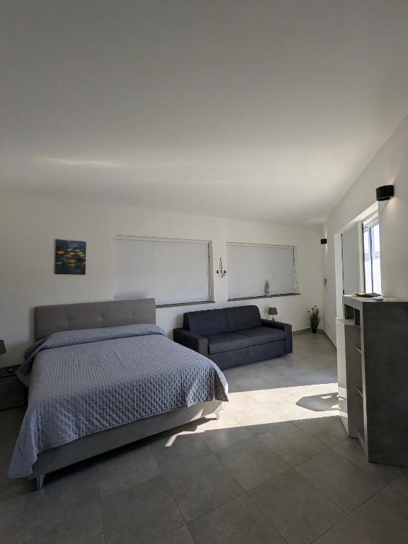 Villa Scaduto Residence - King Studio With Sofa Bed