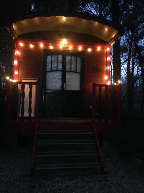 Le Mas de Trévouse - Wooden Caravan (4 People)