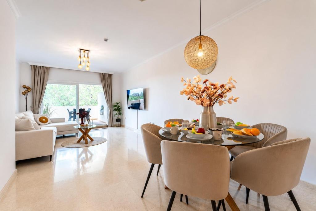 Modern Elviria Escape with Pool