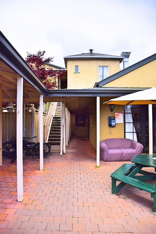Budova, kde se hostel nachází