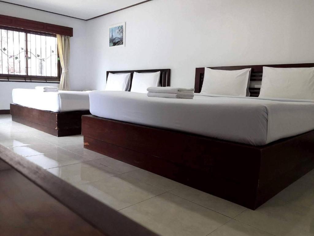 โรงแรมฟ้าพราวฝน Fah Proud Fon Hotel - Sala Quadrupla Standard