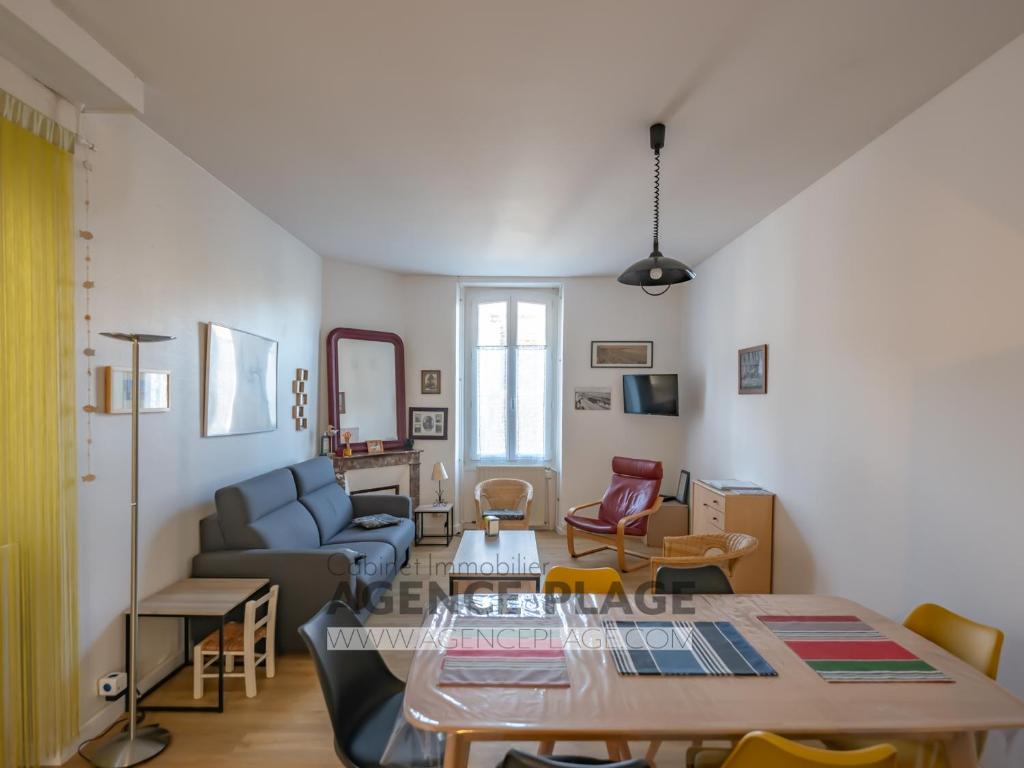 Maison 2 Chambres aux Sables-d'Olonne, à 100m de la Plage et du Marché Arago