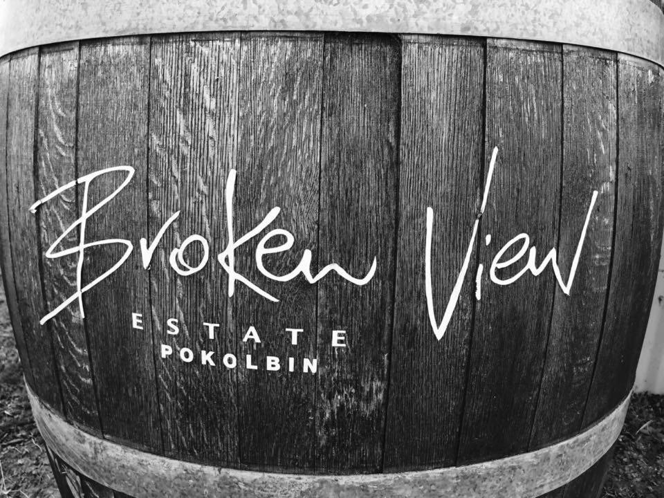 Certifikát, hodnocení, plakát nebo jiný dokument vystavený v ubytování Broken View Estate